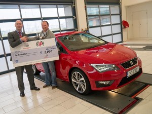 Conor Irwin of Radio Nova Receives Cheque for €1000 for ISPCC